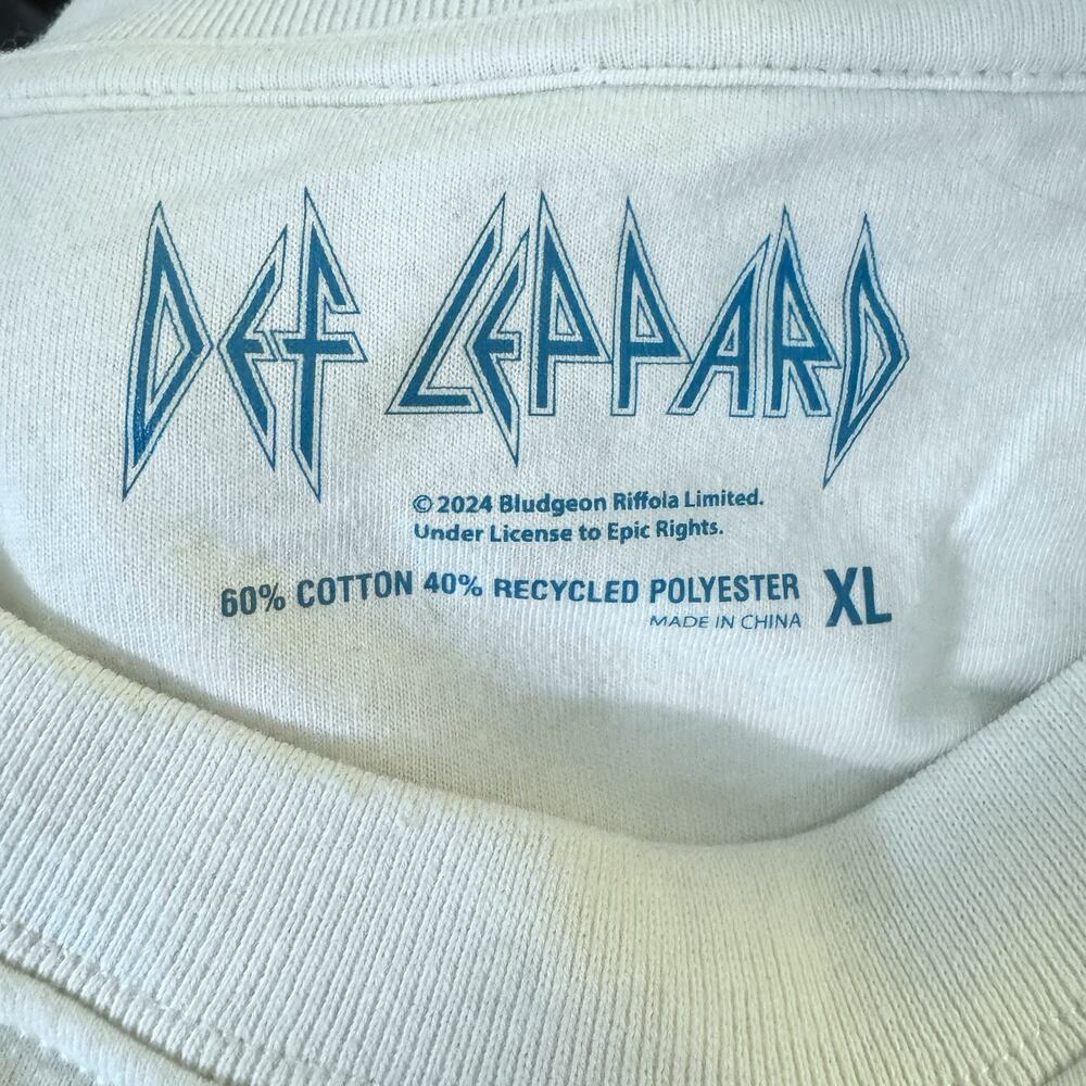 Def Leppard Sweatshirt XL Animal Leopard Graphic Rock Band Pullover - Picture 3 of 9